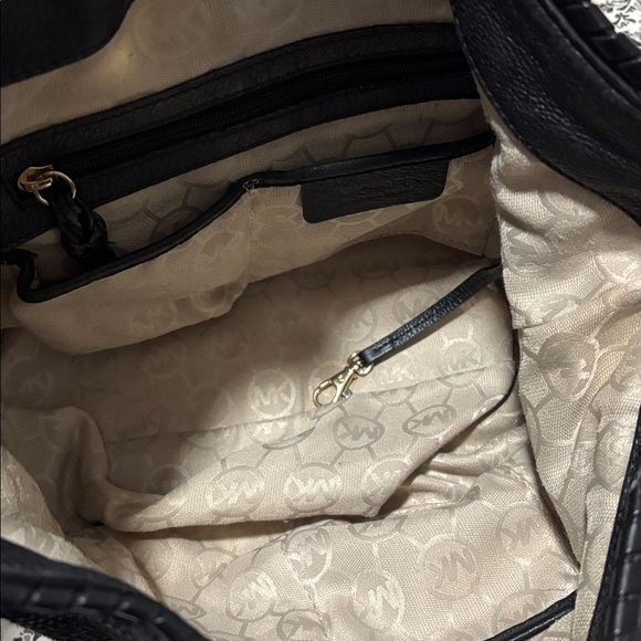 MICHAEL Michael Kors Black Hobo Bag - Picture 6 of 14